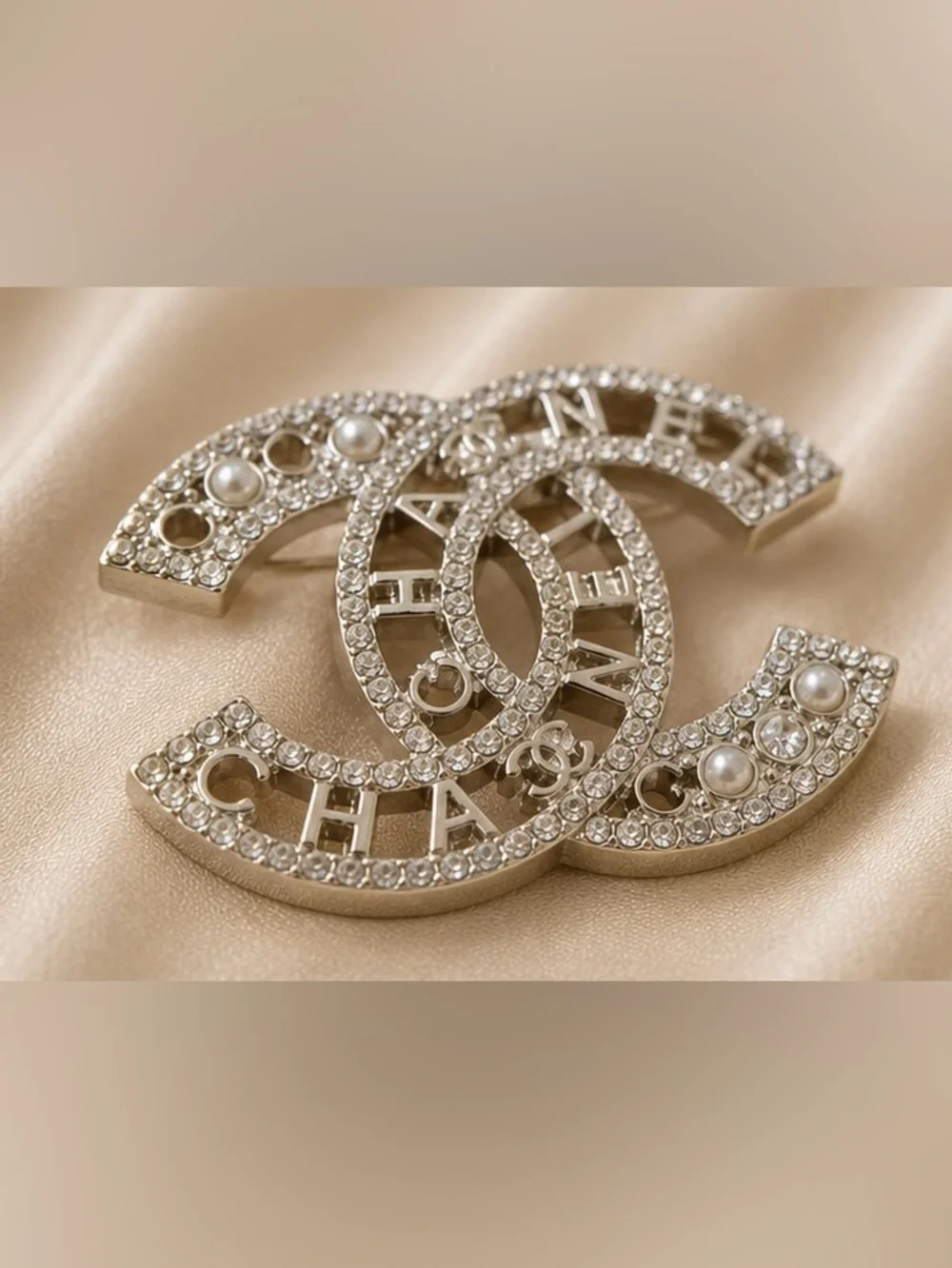 Silver Tone Crystal & Faux Pearl Statement Brooch Pin – Elegant Sparkling Jewelr